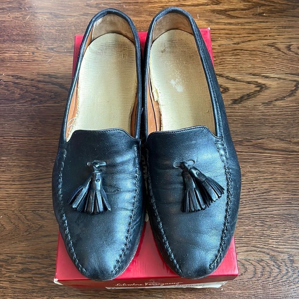 Vtg Salvatore Ferragamo “Persus” black Nappa calf slip on‎ loafers with tassels